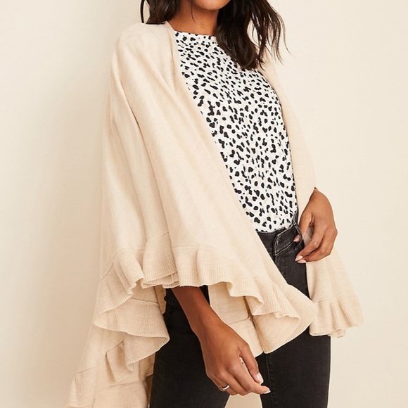 Ann Taylor Other - NWT❣️Ann Taylor Ruffle Poncho